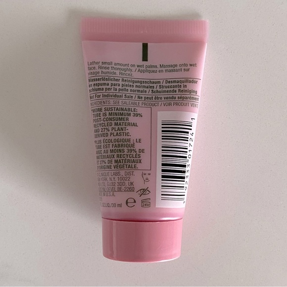 New Clinique Rinse-Off Foaming Cleanser - Picture 2 of 3